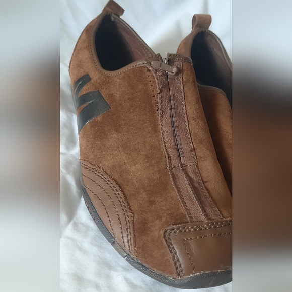 Brown Zippered Merrell Performance Footwear Size 10 - Picture 3 of 5